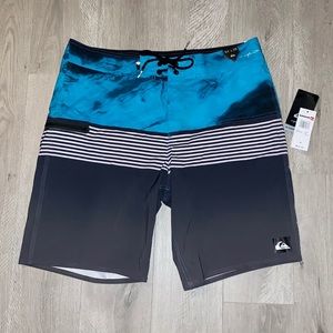QUIKSILVER Board-shorts